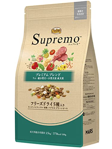 ・ラム 1.5kg NS311・・Size:1.5kg・シュプレモは、厳選自然素材のホリスティック・ブレンドで設計された一つ上を行くナチュラルフード・シュプレモブランド初のフリーズドライ入りのご飯です・高品質の肉や農園育ちの野菜をはじめとした18種類以上の厳選自然素材を使用・果物や野菜などの5種類のフリーズドライ(リンゴ、パイナップル、黄桃、パプリカ、グリンピース)をブレンド。香り・味・食感の違いをお楽しみください。・肉を第一主原料に使用し、抜群のおいしさを実現。説明 商品紹介 自然素材のおいしさと栄養をより生かすことを追求し、5種類の果物と野菜のフリーズドライと、13種類以上の厳選自然素材を詰め込んだキブルをブレンドしました。シュプレモ初のフリーズドライ入り 愛犬と一緒に、新たな感覚を楽しむお食事です。 使用上の注意 予告なくパッケージ、仕様(原材料、生産国、色、形状、サイズ等)の変更がある場合がございます。予めご了承ください。 原材料・成分 ラム(肉)、ラムミール、ポークミール、ヒヨコマメ、乾燥ポテト、エンドウマメ、鶏脂*1、エンドウタンパク、ポテトでん粉、トマト、レンズマメ、タンパク加水分解物、亜麻仁*2、乾燥チコリー繊維、ひまわり油*1*3、乾燥グリーンピース、乾燥パプリカ*4、乾燥黄桃*5、乾燥パイナップル、乾燥リンゴ、ココナッツオイル、バジル、パセリ、オレガノ、タイム、ビタミン類(A、B1、B2、B6、B12、C、D3、E、コリン、ナイアシン、パントテン酸、ビオチン、葉酸)、ミネラル類(カリウム、クロライド、セレン、ナトリウム、マンガン、ヨウ素、亜鉛、鉄、銅)、アミノ酸類(メチオニン)、酸化防止剤(ミックストコフェロール、ローズマリー抽出物、クエン酸) *1 ミックストコフェロールで保存 *2 ω3脂肪酸含、*3 ω6脂肪酸含、*4 β-カロテン、ビタミンC含、*5 ビタミンE含 使用方法 体重1kg:30g(200ccカップ0.3)、2kg:45g(200ccカップ0.5)、3kg:60g(200ccカップ0.6)、4kg:75g(200ccカップ0.8)、5kg:90g(200ccカップ0.9)、6kg:100g(200ccカップ1.0)、7kg:115g(200ccカップ1.2)、8kg:125g(200ccカップ1.3)、9kg:135g(200ccカップ1.4)、10kg:145g(200ccカップ1.5)