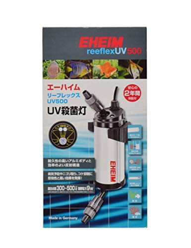 ・ 500 3722300・本体サイズ (幅X奥行X高さ) :10.6×10.6×38cm・本体重量:1kg説明 病気の予防や飼育水のニゴリ取り、コケの抑制に即効性と高い効果を発揮。耐久性の高いアルミボディと効率のよい反射構造をもつUV殺菌灯です。 特殊な反射構造で、紫外線(UV-C)が飼育水に効率よく照射され、有機物分解および病原菌を殺菌。低消費電力ながら、水中を浮遊する藻類、コケ、細菌、胞子、ウィルスに高い効果を発揮します。 本製品を使用するには水を循環させるためのポンプや外部フィルター等が必要です。機種の仕様に合ったものを別途ご用意ください。 定格消費電力: 9W 適合水槽目安: 300~500リットル 適合循環水量(最大): 800L/h 接続ホース径: 16/22mm