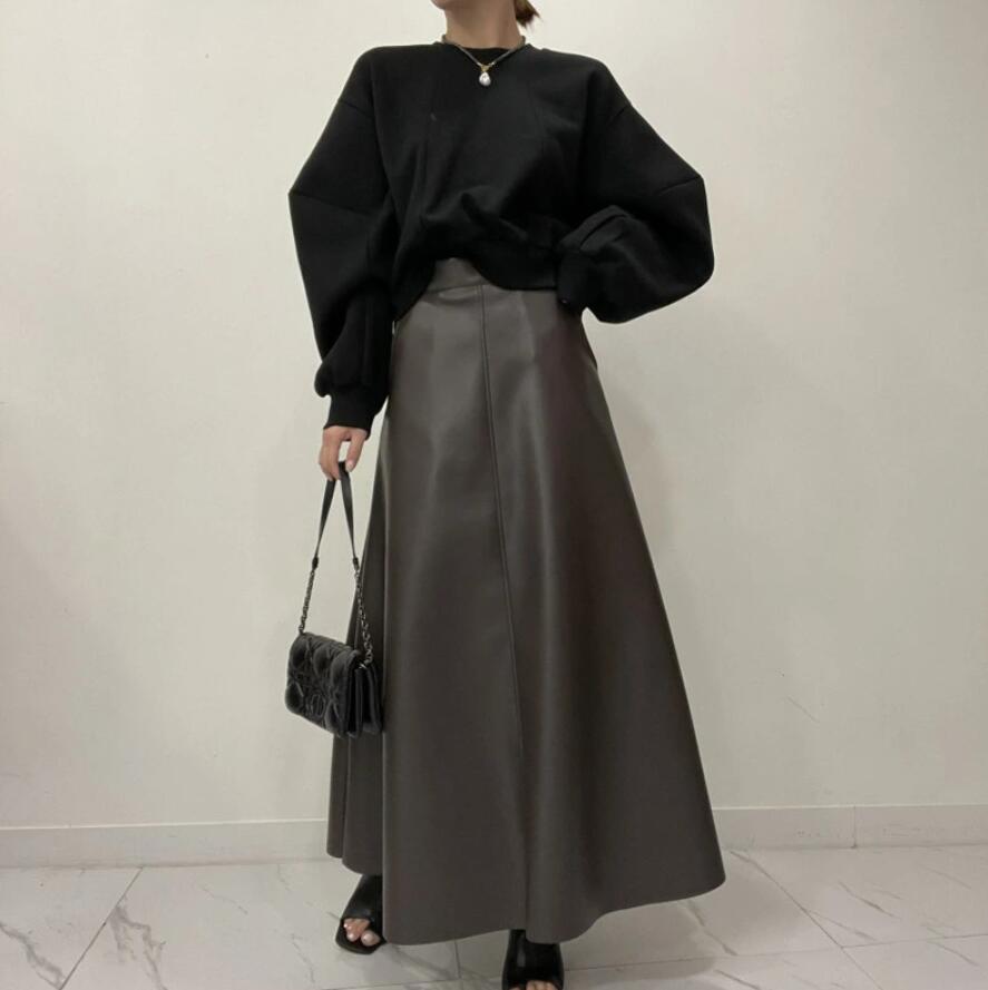 ロングスカート PUレザー Aライン レディース 秋 冬 フレア aライン フレアスカート aラインスカート ロング丈 無地 革スカート 合成皮革 フェイクレザースカート ボトムス 通勤 OL ビジネス パーティー オフィス お出かけ 着痩せ ファッション 春 夏 秋冬 コーヒー 黒