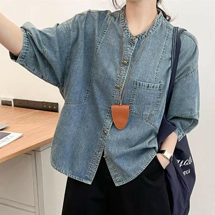 樂天商城 - パフスリーブ デニムシャツ 七分袖 シャツ トップス レディース バンドカラー 大人カジュアル 春夏 コットン デニム 夏 春 切り替え 綿 無地 ブラウス ジュアル ゆったり オフィス 通勤 日常 ディリー 重ね着 着回し 着痩せ 着心地 体型カバー 普段使い 送料無料