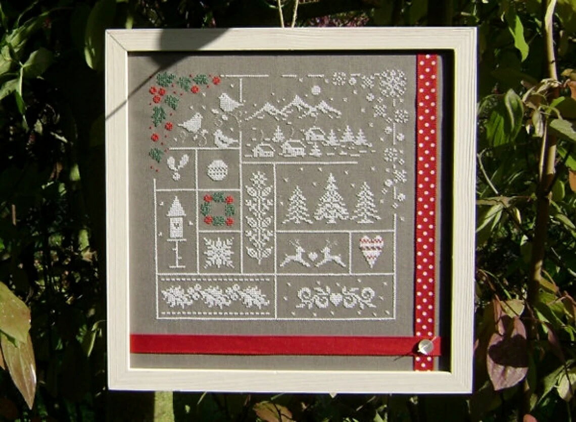 ☆クロスステッチ・チャート☆Couleur d'Etoile”Au Fil de l'Hiver”☆ステッチカウント145W×138H☆フランス語表記