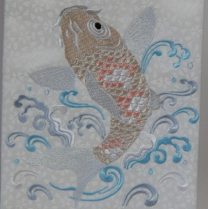 名前旗　男の子用　飛翔鯉D　5347　特中　高さ46センチ　白地小桜柄生地　名前糸青347　白房　　スタンド式　五月人形　端午の節句　刺繍入り　シシュウ　五月　男子　節句用品　名前入れ　旗　スタンド式　　兜　鎧