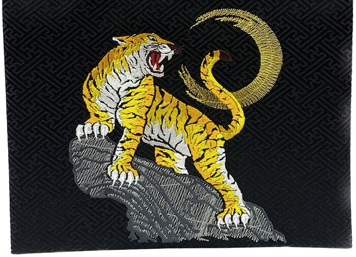 名前旗 刺繍仕上 五月人形 端午の節句 男の子用 名前旗屏風 虎 v5408 高さ39センチ 黒地 名前糸金色