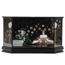 雛人形 親王ケース入り 田村芙紗彦 京十二番 SenSen 緑×エンジ hn405 hs414 幅57cm 六角黒ケース 2人 (24hina-ya-to041...