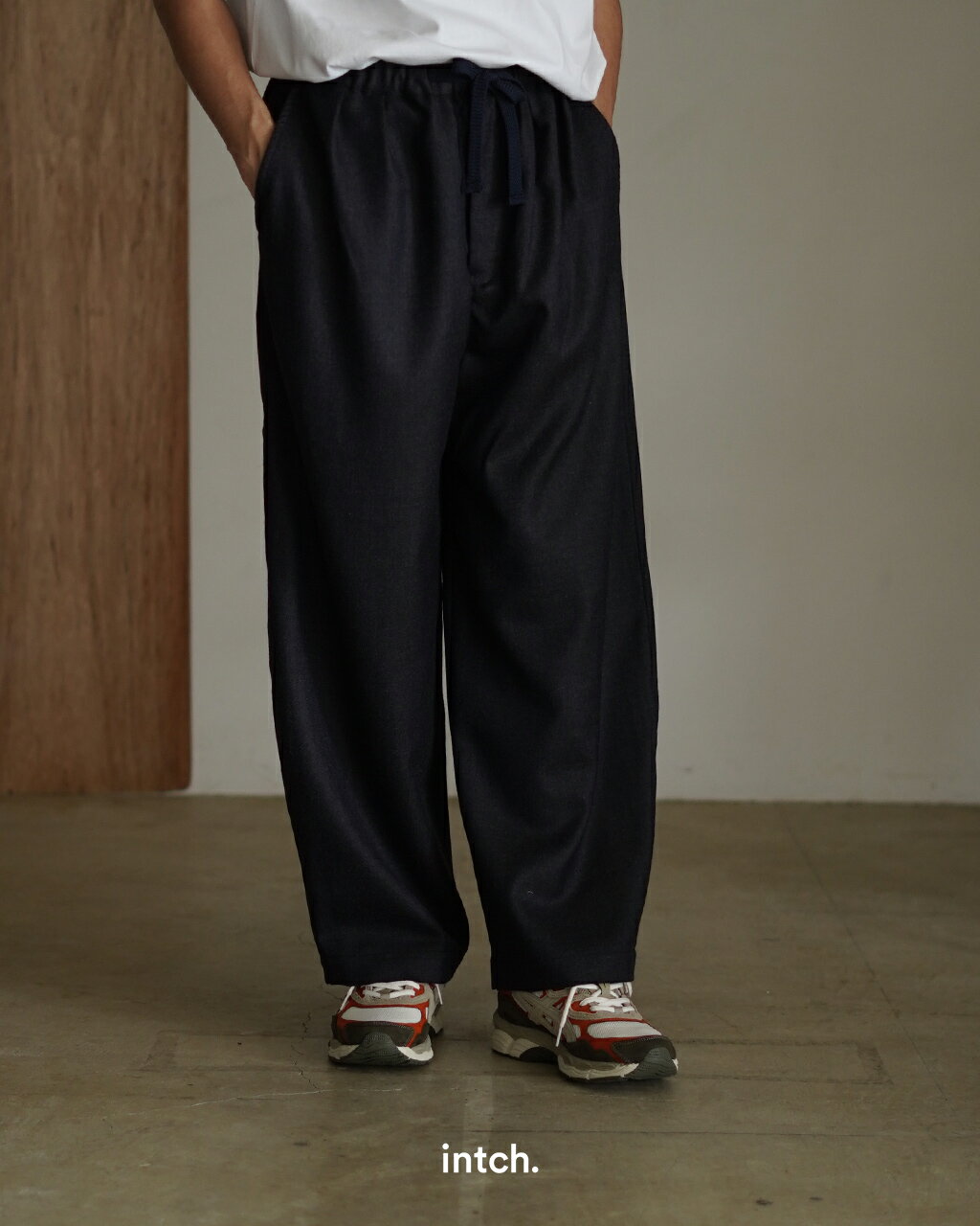インチ intch. セーヌPW メンズ イージーパンツ ウール サキソニー "Seine PW" Wool Saxony Easy Pants 9025-2-0-024 ウールパンツ ワイドテーパード 1006 cpn135