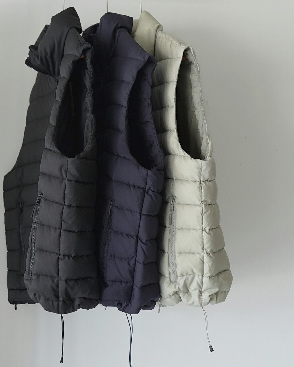 エスアイ ES.1 ミドルダウンベスト メンズ Middle Down Vest 800FLP キルト ホワイトダックダウン 保温性 軽量 D007 軽量 保温性 撥水 リップストップ 立体シルエット ジレ レイヤード 中間着 保温着 ミドラー 1026