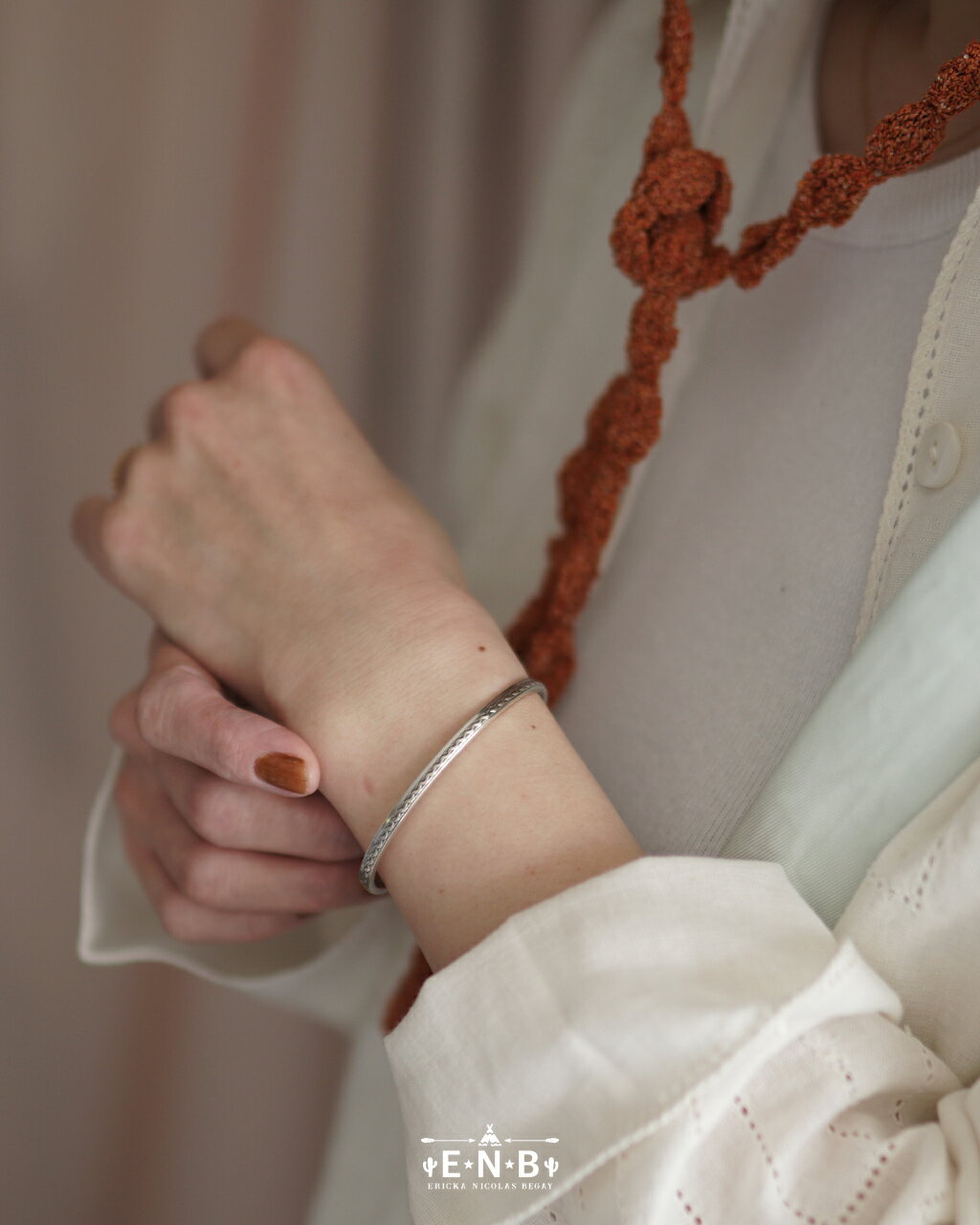 エリッカニコラスビゲイ ERICKA NICOLAS BEGAY スタンプバングル ユニセックス STAMP BANGLE ENB1200063 ENB1200064 ナバホジュエリー ハンドメイドジュエリー ブレスレット 0319