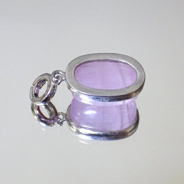 【ブラジル産 最高品質】完全天然クンツァイトペンダント（金具含む重さ4g 縦16mm 横幅12mm 厚さ7mm）＜茶色本革製ネックレス付＞★写真現品をお届けします