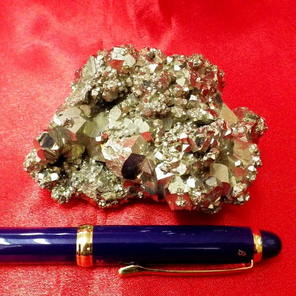  最高品質 ペルー産 パイライト原石クラスター（重さ 306g 高さ約5cm 横...