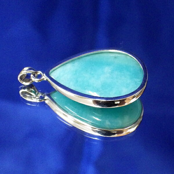 【最高品質クラス 完全天然石】アマゾナイトペンダント（金具含む重さ7g たて28mm 横幅20mm 厚さ7mm）茶色本革製ネックレス付 ★写真現品販売（1点もの商品）※ネックレスは長さが選べます