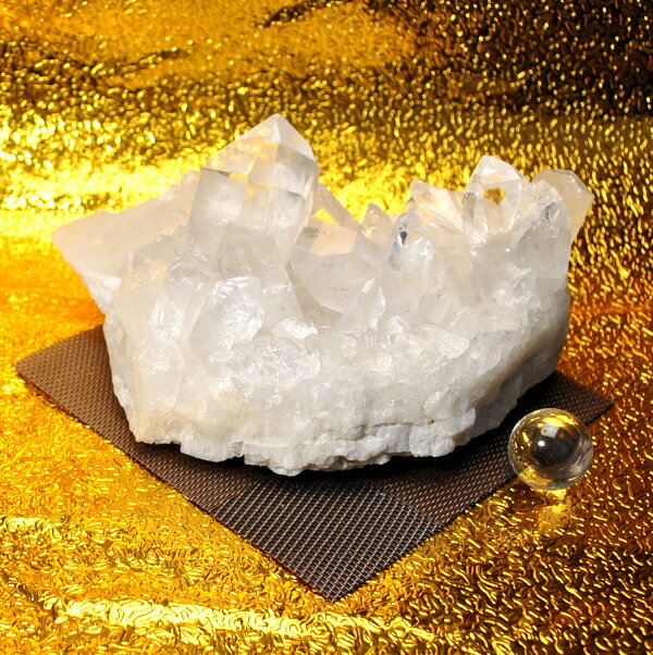 水晶原石クラスター 特大サイズ（重さ1886g 高さ約13cm 横幅約20cm 奥行約14cm ブラジル産 　完全天然石 写真現品販売）