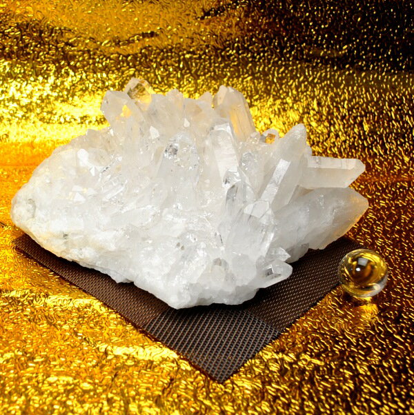 水晶原石クラスター 特大サイズ（重さ1881g 高さ約8cm 横幅約21cm 奥行約18cm ブラジル産 　完全天然石 写真現品販売）