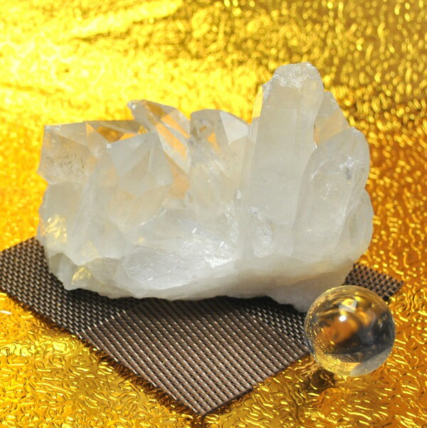 水晶原石クラスター 大型サイズ（重さ510g 高さ約9cm 横幅約11cm 奥行約7cm ブラジル産完全天然石 写真現品販売