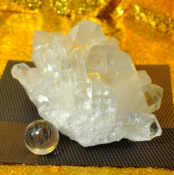 【プレミアクラス】水晶原石クラスター 大型サイズ（重さ778g 高さ約9cm 横幅約11cm 奥行約11cm ブラジル産 台座なし）完全天然石　写真現品販売