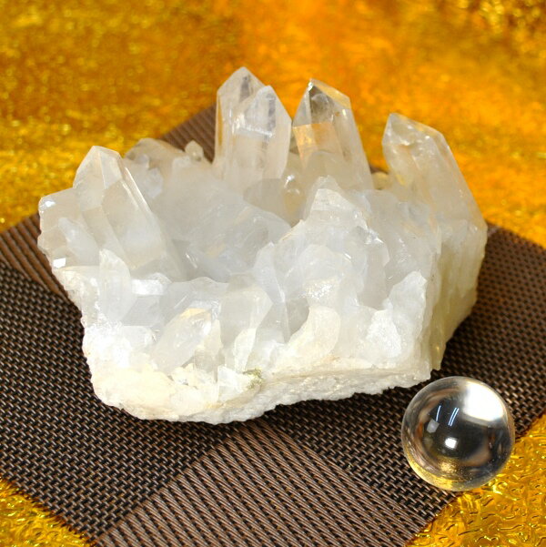  プレミアクラス 水晶原石クラスター 大型サイズ（重さ561g 高さ約8cm ...