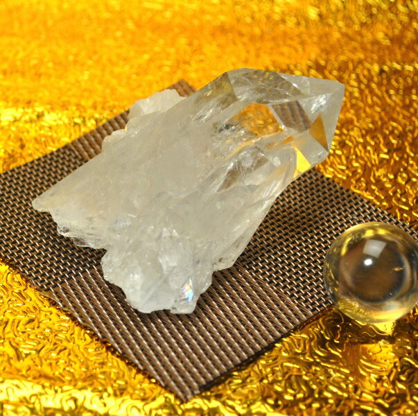 水晶原石クラスター 小型サイズ（重さ187g 高さ約5cm 横幅約7cm 奥行約7cm ブラジル産完全天然石 写真現品販売）