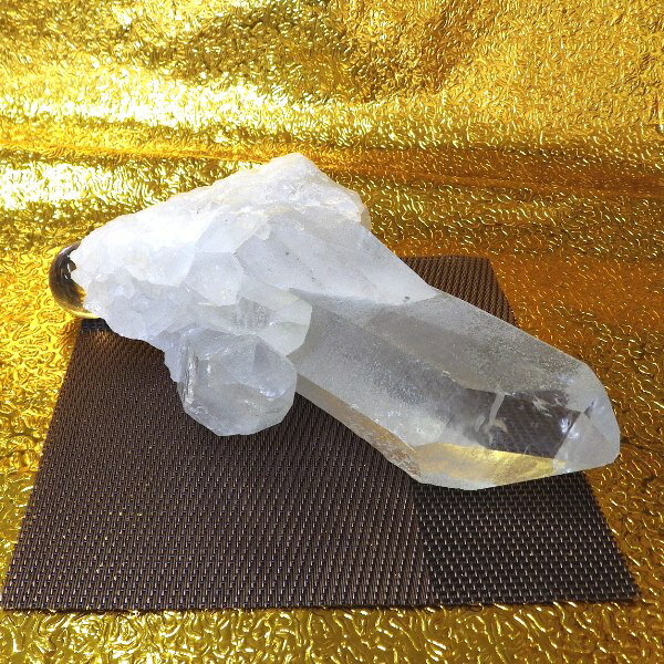 【プレミアクラス】水晶原石クラスター 大型サイズ（重さ777g 高さ約5.8cm 横幅約16cm 奥行約10.5cm ブラジル産）完全天然石　写真現品販売