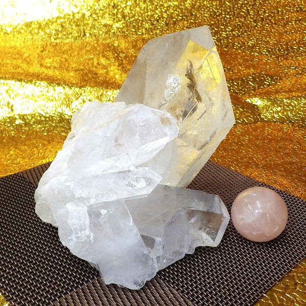【プレミアクラス】水晶原石クラスター 大型サイズ（重さ600g 高さ約9.5cm 横幅約8cm 奥行約9cm ブラジル産）完全天然石　写真現品販売
