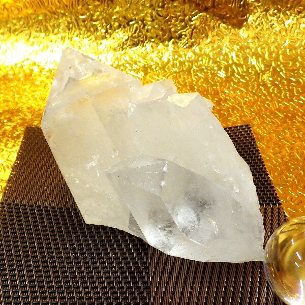 【プレミアクラス】水晶原石クラスター 中型サイズ（重さ228g 高さ約4.5cm 横幅約9cm 奥行約5.7cm ブラジル産）【台座なし】完全天然石 写真現品販売