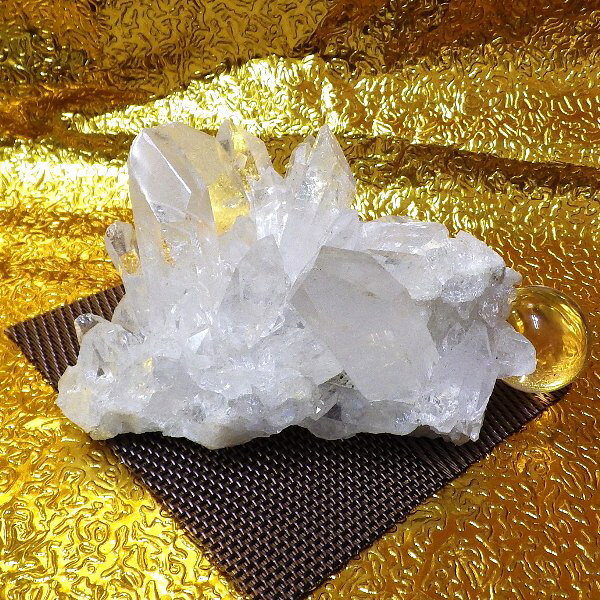  プレミアクラス 水晶原石クラスター 中型サイズ（重さ350g 高さ約5.7cm...