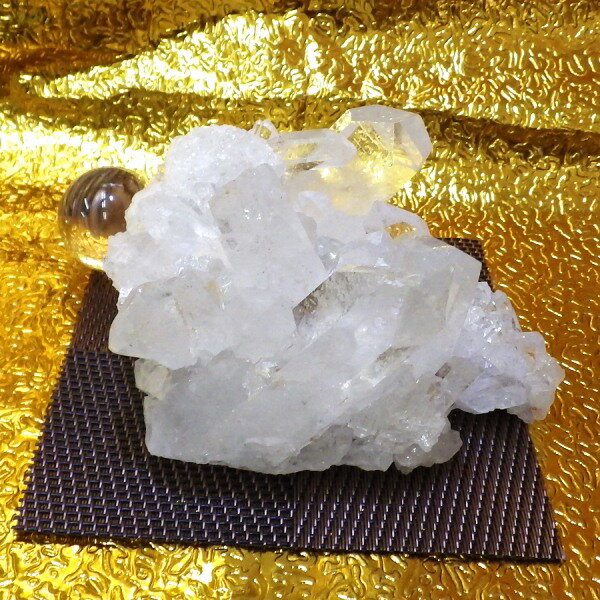 【プレミアクラス】水晶原石クラスター 中型サイズ（重さ350g 高さ約5.7cm 横幅約10.4cm 奥行約9cm ブラジル産）完全天然石　写真現品販売