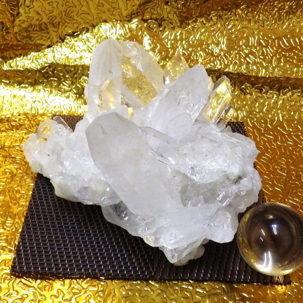 【プレミアクラス】水晶原石クラスター 中型サイズ（重さ350g 高さ約5.7cm 横幅約10.4cm 奥行約9cm ブラジル産）完全天然石　写真現品販売
