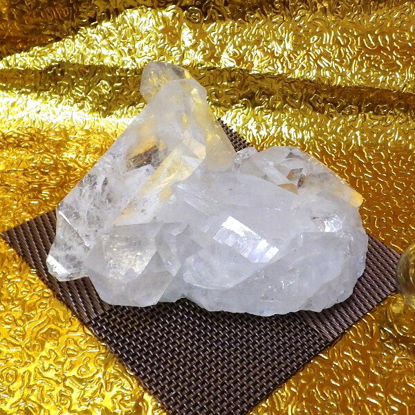  プレミアクラス 水晶原石クラスター 中型サイズ（重さ286g 高さ約5.2cm...