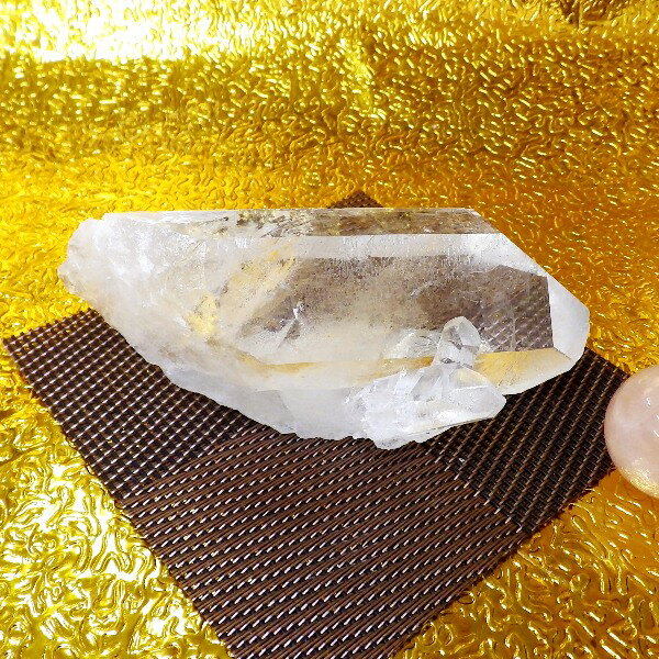 【プレミアクラス】水晶原石クラスター 小型サイズ（重さ180g 高さ約5cm 横幅約10.3cm 奥行約4cm ブラジル産）【台座なし】完全天然石 写真現品販売