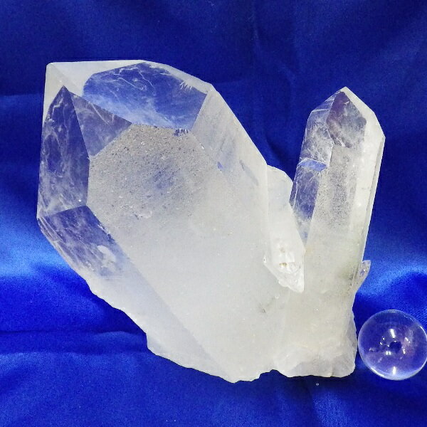  Bクラス 水晶原石クラスター 特大サイズ（重さ1238g 高さ約11.1cm 横幅...