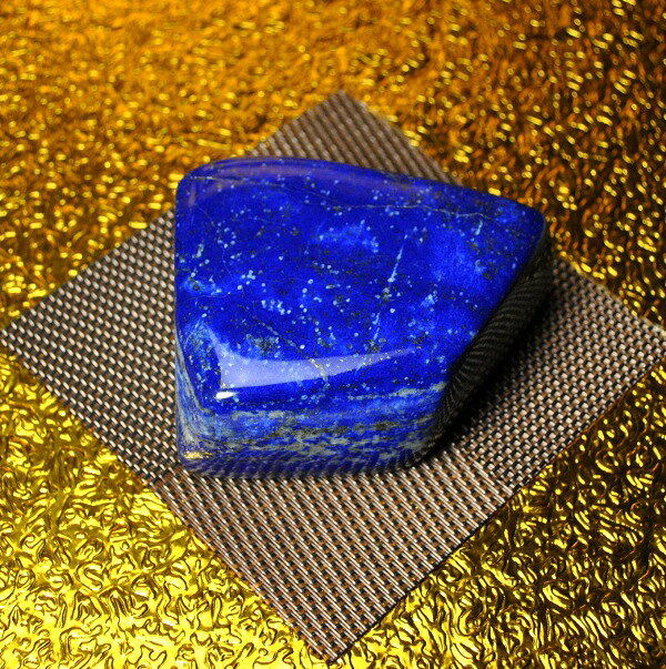  最高品質  ラピスラズリ原石（重さ281g 横幅8cm 高さ2.5cm 奥行7cm 完...