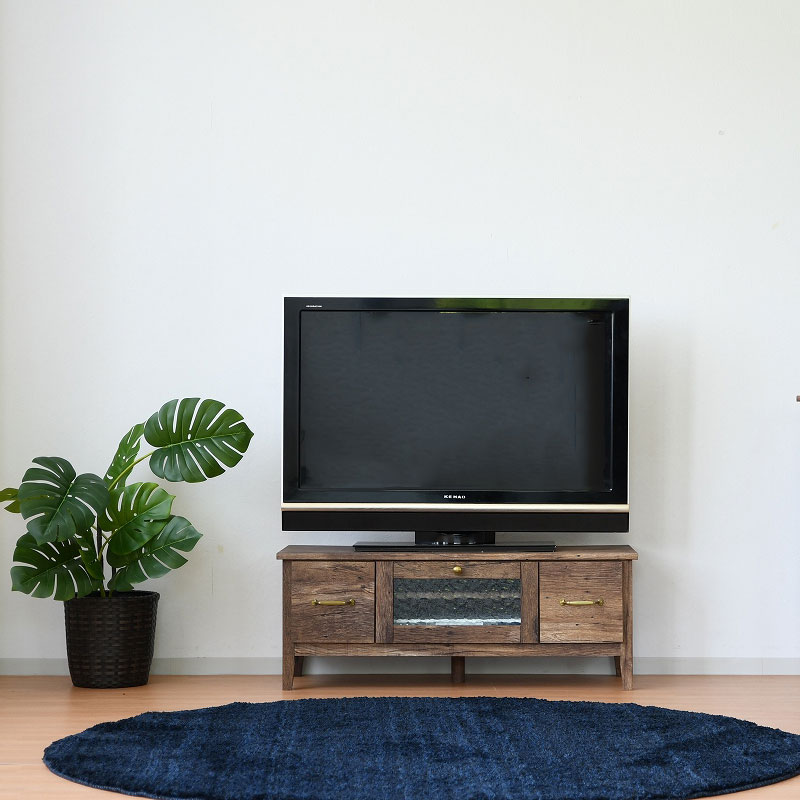 Rakuten - 【楽天スーパーSALE 5％offクーポン配布中】テレビボード 完成品 テレビ台 ローボード 幅105 ロータイプ ヴィンテージ風 アンティーク調 ガラス 木製 木目調 背面化粧仕上げ ブラウン シンプル おしゃれ