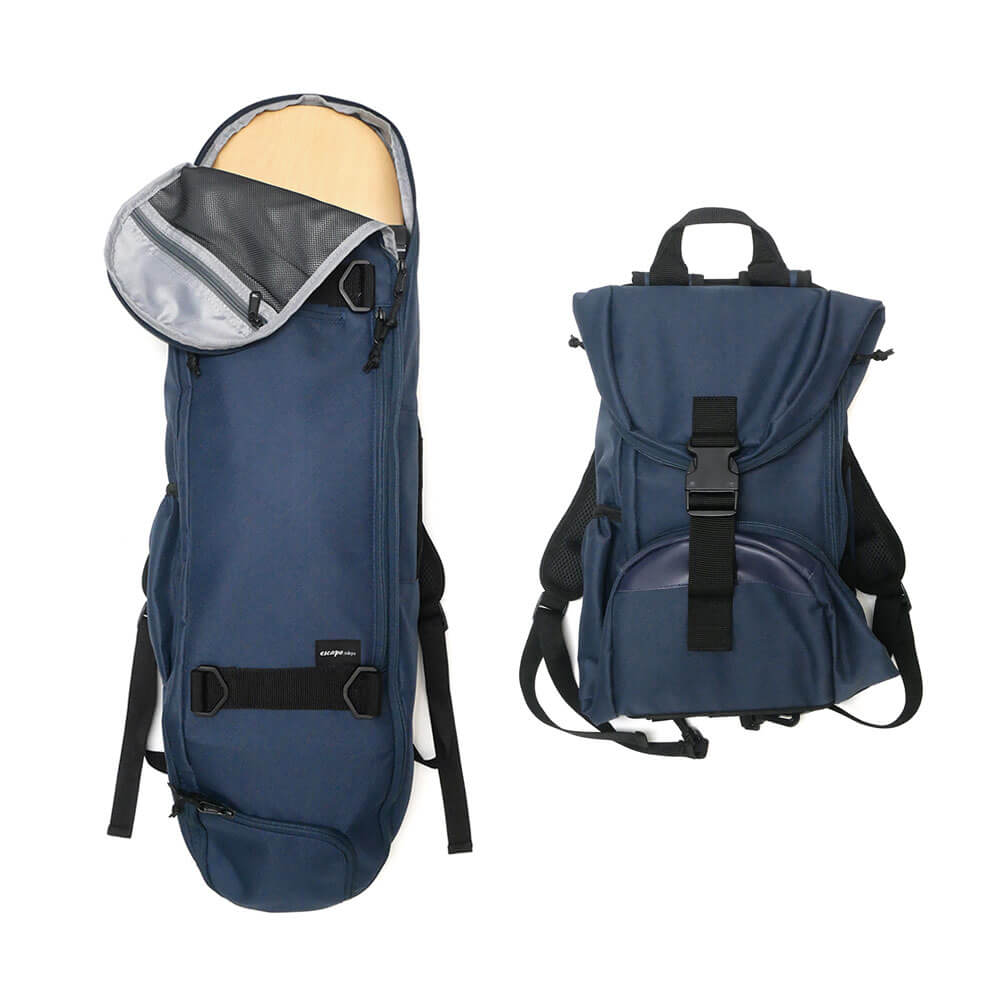 【ESCAPO / SKATE BAG】 “escapo.tokyo”は機能性・デザイン性・耐久性に優れたスケートボード専用バッグの設計を目的とし、2016年に誕生した東京発のバッグブランドです。 収納、耐久性、使いやすさをとことん追求した、最高品質の持ち運びに便利なスケートボード専用バッグ。 バックパック・肩掛け・横持ちができる3WAY仕様。 ポケットの荷物を入れたまま素早くコンパクトなバックパックに変形、スポットの移動に便利です。 コンパクトに変形しバッグの重心を中央にする事で背負いやすく重さを感じにくい設計。 付属のチェストベルトをロックする事により自転車等の移動でも安定して持ち運びできます。（取り付け位置移動可能） カーブショルダーベルトにより背負いやすくホールド力が生まれ、蒸れにくいメッシュ構造で未使用時には収納が可能。 リアポケットにはモバイルPC や iPad 等の収納に便利なウレタン素材を使用。 地面に接触する底部分には内側と外側ともに耐久性の強い素材で補強がされています。 スケートボード収納時に開閉部分が完全に開く為、出し入れがしやすく掃除やメンテナンス等も簡単にできます。 スケートボード収納部分以外にシューズを収納できる大型ポケット等、7箇所の収納スペースがあり充実しています。 メインポケット、フロントポケット、リアポケット、トップインナーポケット、ボトムポケット、ドリンクホルダー、シークレットポケット サイズ（外寸）：約82.5cm x 21cm x 12cm 素材：PVC 重量 : 約810g メーカー参照の使用例：オールドシェイプ デッキ 8.75インチ / インディペンデント トラック 149 HI / ボーンズ ソフトウィール 60mm がギリギリ収納可。 *スケートバッグ単品の販売、備品は含まれません。 *画像9~14枚目は使用例となります。 *商品によって多少の誤差がある事をご了承下さい。 *当店舗に掲載の写真・文章の無断転載を禁じます。