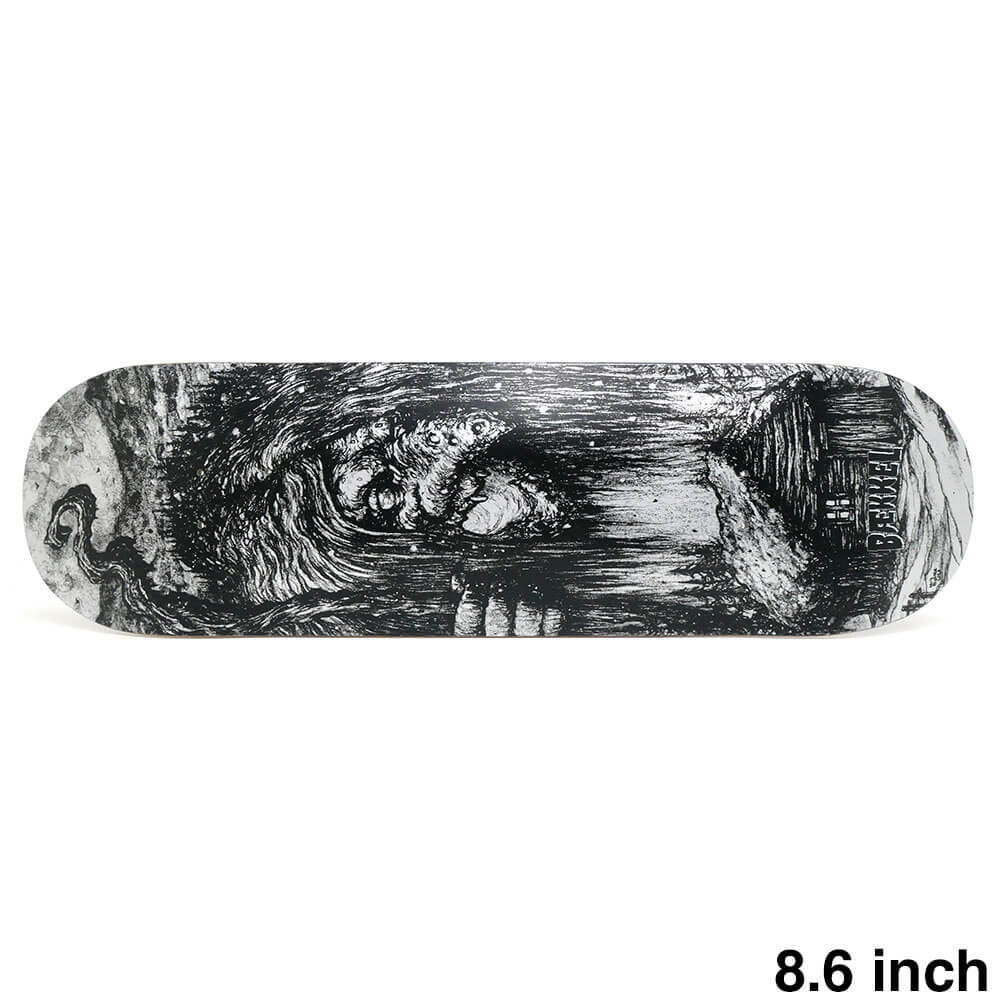 【CREATURE / DECK】 スケボー・スケートボードのデッキブランド、CREATURE（クリーチャー）。 長さ：81.6cm　/　幅：21.9cm ノーズ：18.5cm　/　テール：17.1cm ウィールベース：36.7cm コンケーブ：中　/　キック：強 ※ステインカラー（木目）の色合いはそれぞれ異なります。ご了承の上、ご注文下さい。 デッキをご購入の際、当店オリジナルのデッキテープがサービスとなります。 その他のデッキテープをご希望の方は、別途ご注文下さい。 *デッキテープを貼ってご注文の場合、返品/交換/キャンセルの対象外となります。 （コンプリートセットをご希望の方） スケートボードを完成させる為には【デッキ、トラック、ウィール】の3点が必要となります。 気軽にスケートボードを始めて頂く為に、足回りのセットをご用意しております。 こちらも是非ご覧になって下さい。 【トラック＆ウィールセット】はこちら *商品によって多少の誤差がある事をご了承下さい。 *当店舗に掲載の写真・文章の無断転載を禁じます。