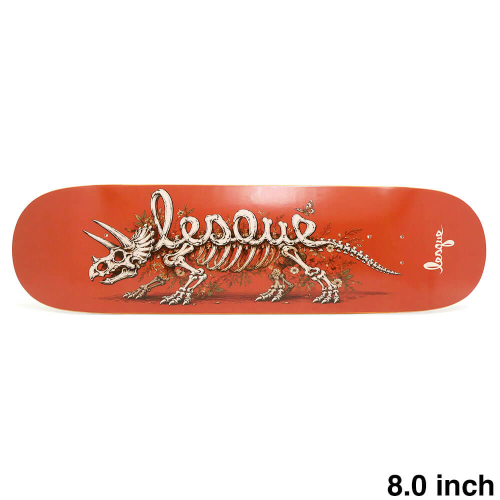 【LESQUE / DECK】 スケボー・スケートボードのドメスティックデッキブランド、LESQUE（レスケ）。 長さ：80.4cm　/　幅：20.4cm ノーズ：18.2cm　/　テール：17.3cm ウィールベース：35.2cm コンケーブ：中　/　キック：中 ※ステインカラー（木目）の色合いはそれぞれ異なります。ご了承の上、ご注文下さい。 デッキをご購入の際、当店オリジナルのデッキテープがサービスとなります。 その他のデッキテープをご希望の方は、別途ご注文下さい。 *デッキテープを貼ってご注文の場合、返品/交換/キャンセルの対象外となります。 （コンプリートセットをご希望の方） スケートボードを完成させる為には【デッキ、トラック、ウィール】の3点が必要となります。 気軽にスケートボードを始めて頂く為に、足回りのセットをご用意しております。 こちらも是非ご覧になって下さい。 【トラック＆ウィールセット】はこちら *商品によって多少の誤差がある事をご了承下さい。 *当店舗に掲載の写真・文章の無断転載を禁じます。