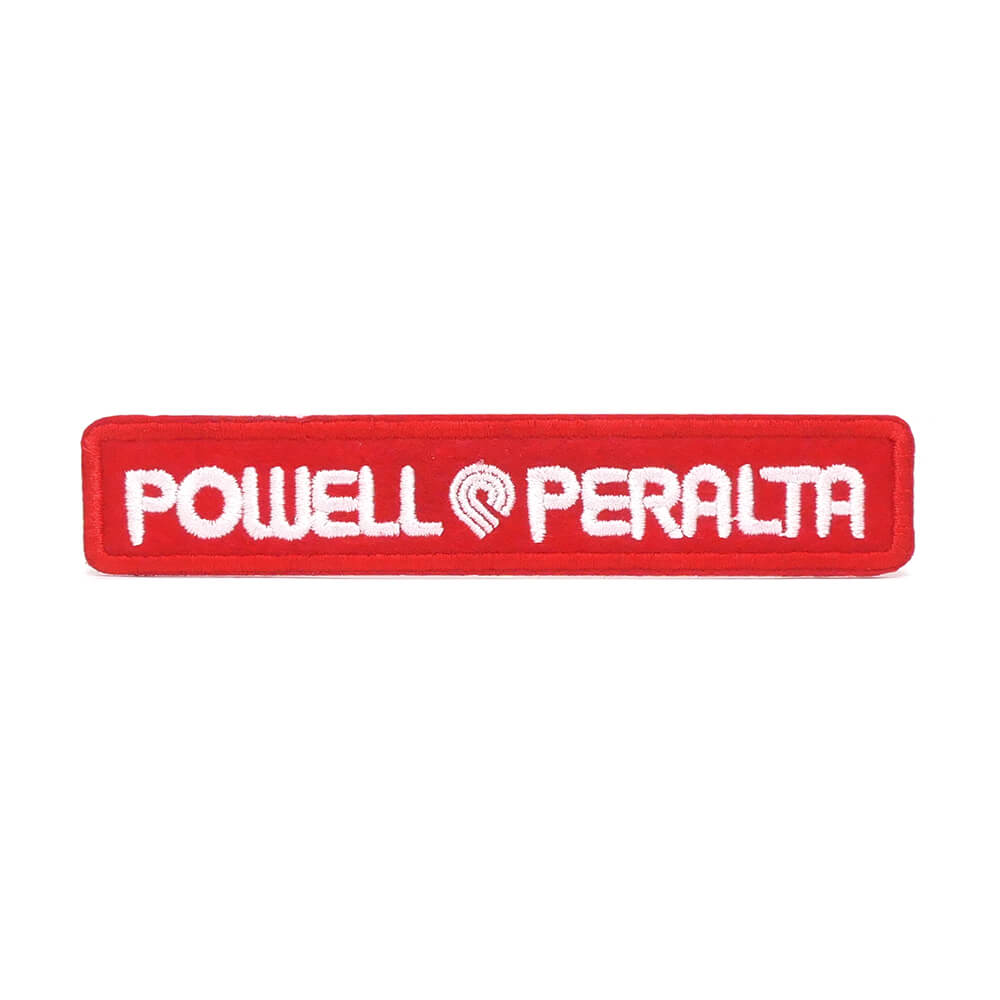 【POWELL PERALTA / PATCH】 スケボー・スケートボードの老舗デッキブランド、POWELL PERALTA（パウエルペラルタ）。 アイロン接着タイプのワッペンです。 しっかりと接着するために、端の部分を縫うこともできます。 サイズ：約2cm x 10.7cm *商品によって多少の誤差がある事をご了承下さい。 *当店舗に掲載の写真・文章の無断転載を禁じます。