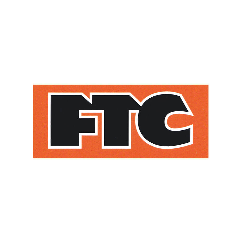 【FTC / STICKER】 サンフランシスコの老舗スケートボードショップ FTC（エフティーシー）。 定番ロゴのステッカーです。 サイズ：約5.4cm x 12.7cm *商品によって多少の誤差がある事をご了承下さい。 *当店舗に掲載の写真・文章の無断転載を禁じます。