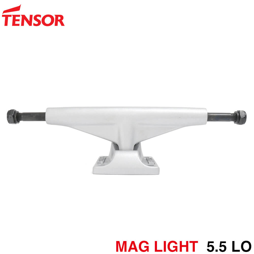 【TENSOR / TRUCK / MAG LIGHT】 トリックの神様 RODNEY MULLEN が手掛けるスケボー・スケートボードのトラックブランド、TENSOR（テンサー）。 マグネシウム素材、空洞キングピン、空洞シャフト仕様。 より軽く、強く、そして軽いグラインドを実現、TENSOR TRUCK の技術が詰まった最軽量モデル。 トラックは2個1セットになります。 重さ：265g 高さ：56mm 適合デッキサイズ：8.125 inch 〜 8.375 inch（20.6cm 〜 21.3cm） *商品によって多少の誤差がある事をご了承下さい。 *当店舗に掲載の写真・文章の無断転載を禁じます。