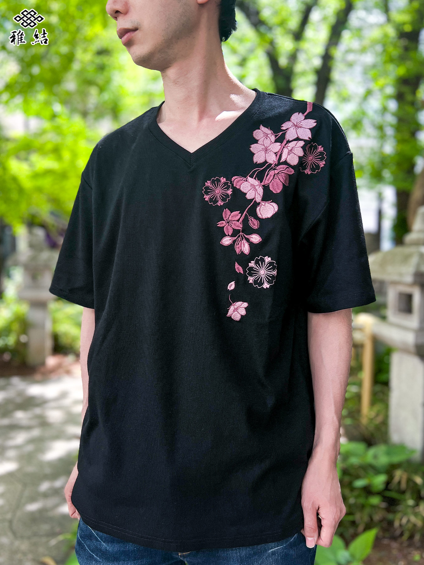 【雅結】 桜 刺繍 ランダム テレコ 素材 Vネック Tシャツ ｜ 和柄 ティーシャツ 半袖 テレコT 通販 メンズ レディース ユニセックス 夏 夏服 春 春服 白 ホワイト 黒 ブラック 青 ブルー M L XL LL 2L XXL 3L 大きいサイズ 大きめ 人気 おしゃれ ブランド 流儀圧搾 METHOD