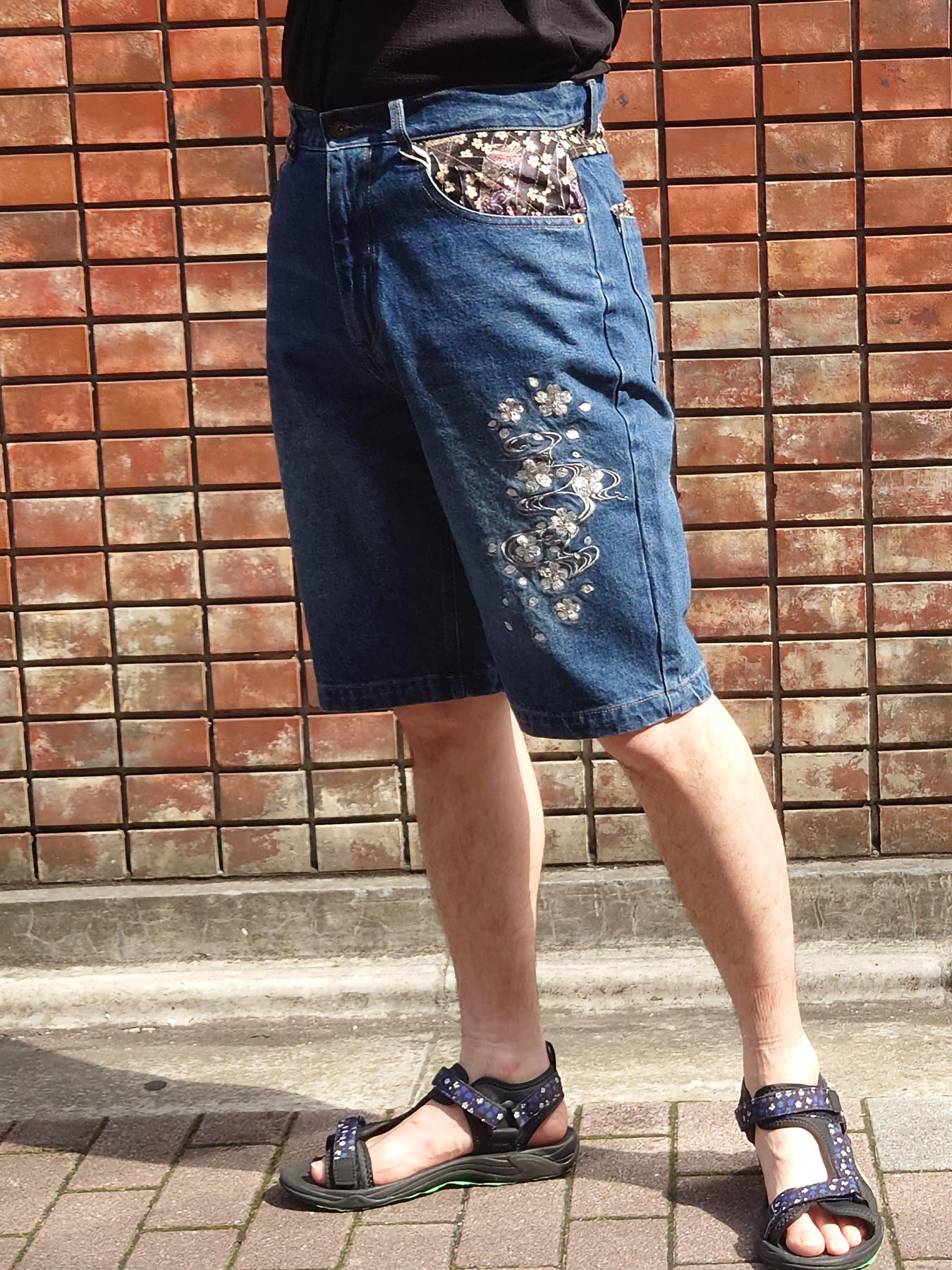  桜 流水 刺繍 ちりめん切替 デニム ショーツ｜ 和柄 ショートパンツ ハーフパンツ 半ズボン 通販 夏 夏服 メンズ デニム 紺 ネイビー M L XL LL 2L XXL 3L 大きいサイズ 大きめ 人気 流儀圧搾 METHOD