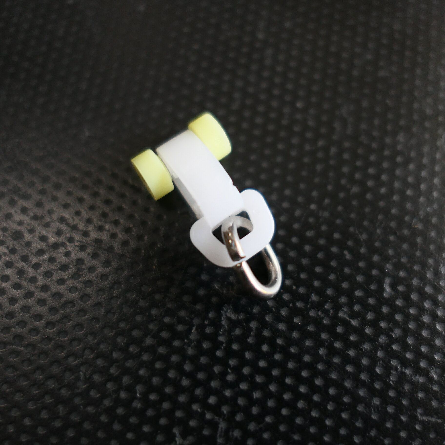 シーソー　C型カーテンレール用後入れランナー　1個売り　後入れなので取り付け簡単