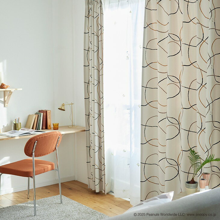 遮光 カーテン PEANUTS/ピーナッツ シュルツライン 100×135cm 1枚入PEANUTS4□おしゃれ ピーナッツ スヌーピー 北欧 ライン ナチュラル スミノエ