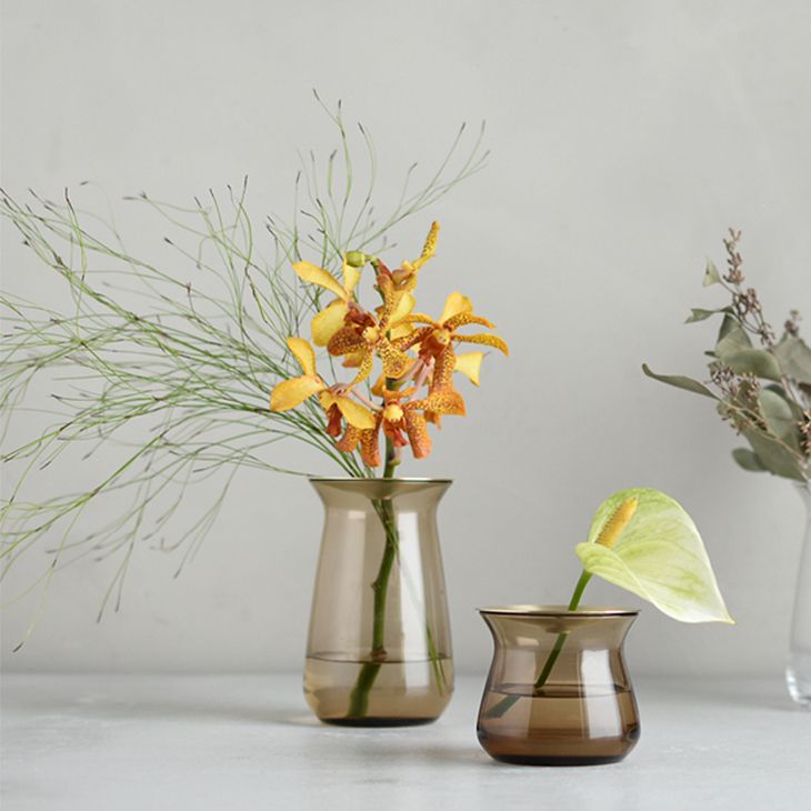 KINTO キントー LUNA ベース 80×70mm(ブラウン) ルナ ソーダガラス 真鍮 花器 花瓶 フラワーベース 一輪挿し 北欧 THKT19SS■ KINTO※メーカー直送品【仕入れ商品のためクーポン対象外】