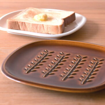 トースト 皿 トーストプレート 【 クッチーナ 】 パン皿 クラスト crust ヒルナンデス トウジキトンヤ おしゃれ かわいい プレゼント ギフト 雑貨 おしゃれ