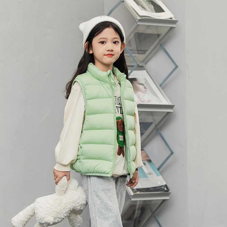 キッズ 子供服 ダウンベスト 男の子 女の子 ジュニア 中綿ベスト ハイネック アウター インナーベスト 秋冬 防寒 防水 保温 こども服 アウトドア ファスナー ノースリーブ 通学 通園 軽量 無地 小学生 レイヤード風 送料無料