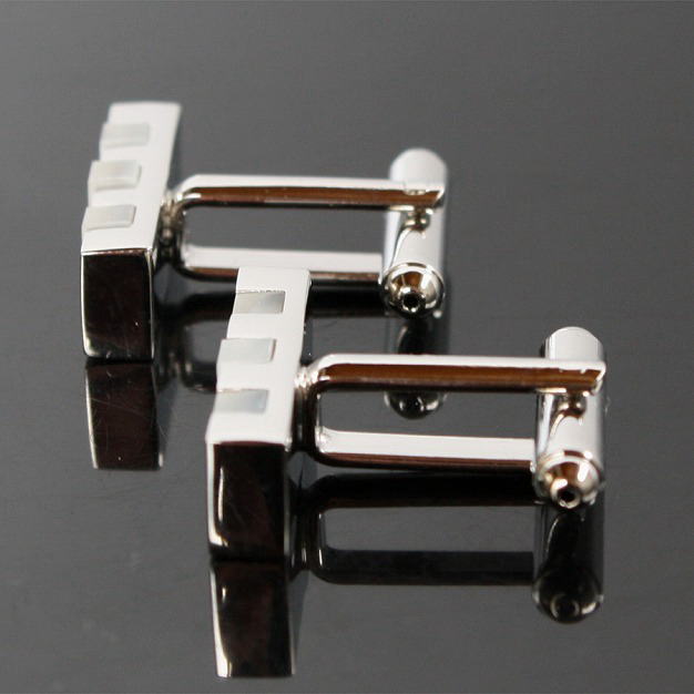 鎌倉カフス工房 ホワイトキャッツアイストライプカフスボタン・カフリンクス メンズ cf546 結婚式 旦那 プレゼント ギフト 彼氏 父の日 誕生日プレゼント