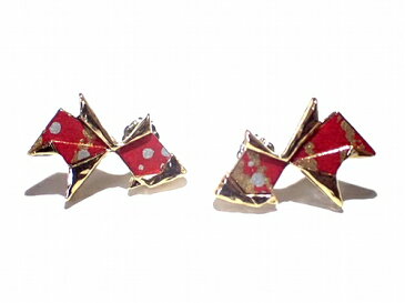 ピアス ★ メール便送料無料 ★『 和紙の金魚 』 KAZA カザ アクセサリー 和風 和紙 日本風 折り紙 和柄 アニマル 動物 着物 きもの 浴衣 ゆかた チャーム 目立つ 華やか 個性的 ジュエリー かわいい 誕生日 プレゼント 女性 雑貨 スタッド エレガント 大人 レディース