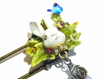 『 ウサギ カブト ピンブローチ 』【 Wadou-koubou 和道工房 】りんごの森の小さな住人シリーズ うさぎ アニマル 動物 個性的 アップル 果物 面白い フルーツ リーフ スター リンゴ 林檎 ラビット 絵本 アクセサリー ジュエリー かわいい レディース プレゼント 雑貨 星
