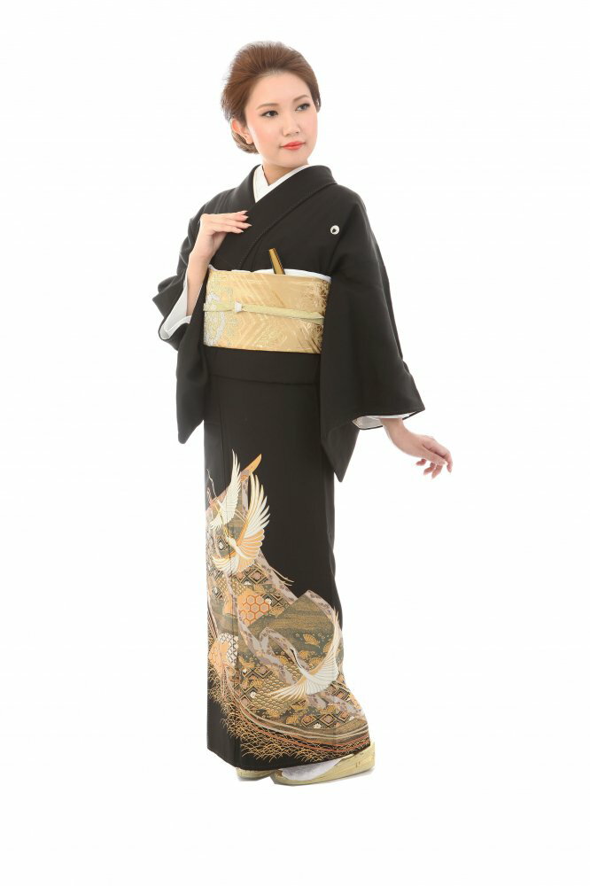 メインの鶴の柄の部分には金駒刺繍を施し裾には金加工で完成させた上品な留袖です。 ・紋【下り藤】 商品サイズ 対応身長:145cm〜155cm 対応ヒップ: 90cm〜100cm ・身丈　150cm ・裄丈　62cm ・袖丈　49cm ・前幅　24cm ・後幅 30cmメインの鶴の柄の部分には金駒刺繍を施し裾には金加工で完成させた上品な留袖です。 ・紋【下り藤】 商品サイズ 対応身長:145cm〜155cm 対応ヒップ: 90cm〜100cm ・身丈　150cm ・裄丈　62cm ・袖丈　49cm ・前幅　24cm ・後幅 30cm