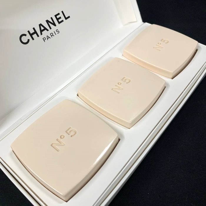 CUOREのCHANEL シャネル　石鹸　せっけん　ソープ NO.5サヴォン　3個セットchanel-soap-no5-set3　香水　トワレ　美容 美白 化粧品 コスメ メイク 化粧落とし スキンケア 保湿 引き出物　【売れ筋】｜アングル2