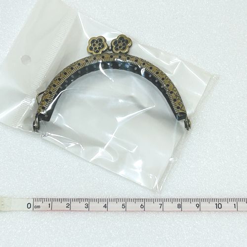 【複数点ご購入でお値引中 】 がま口（げんこ：花形） 口金 がま口 金古美 縫付 縫い付けタイプ 1個の価格 送料無料 在庫限り
